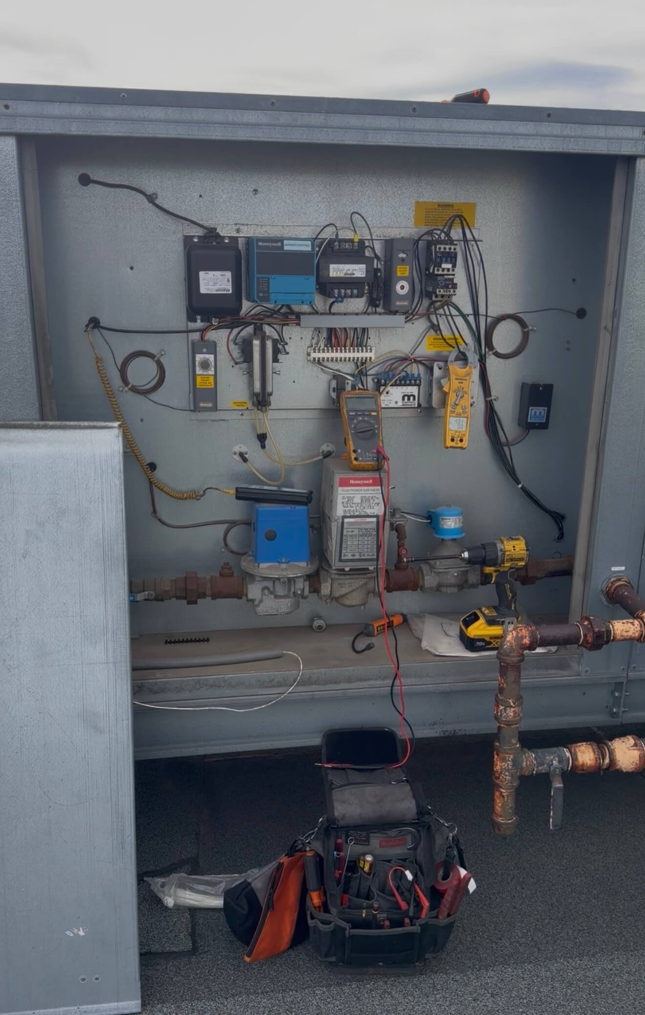 Commercial HVAC system repair and diagnostics in Lakewood Colorado